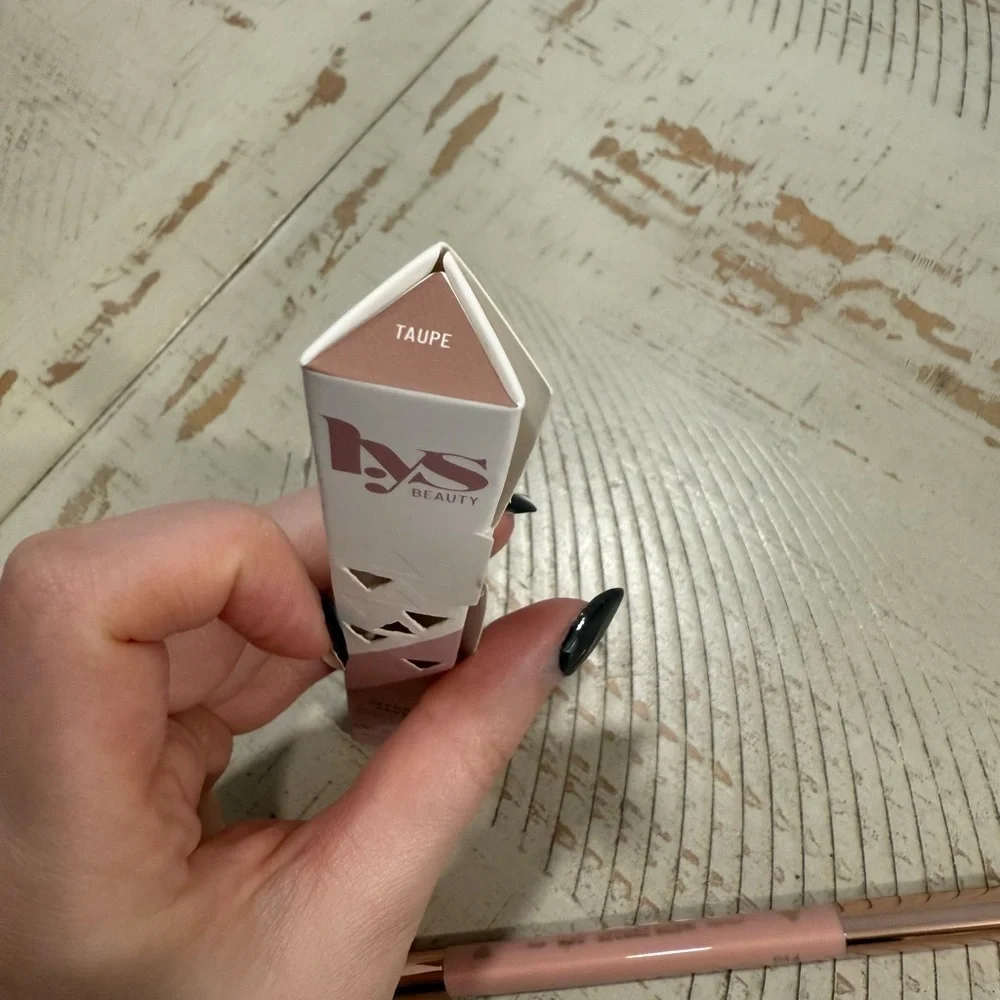 NIB Lys Beauty Secure Brow Eyebrow Pencil